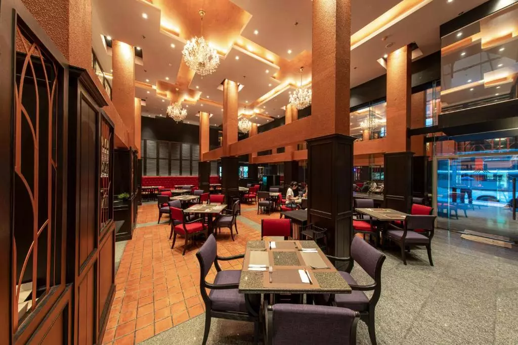 Manhattan Hotel Bangkok
